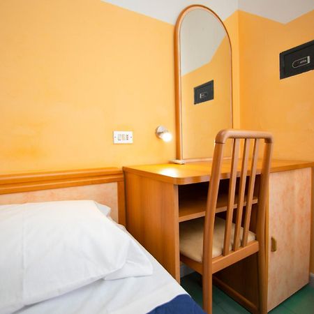 Hotel Montebello ריצ'יונה מראה חיצוני תמונה