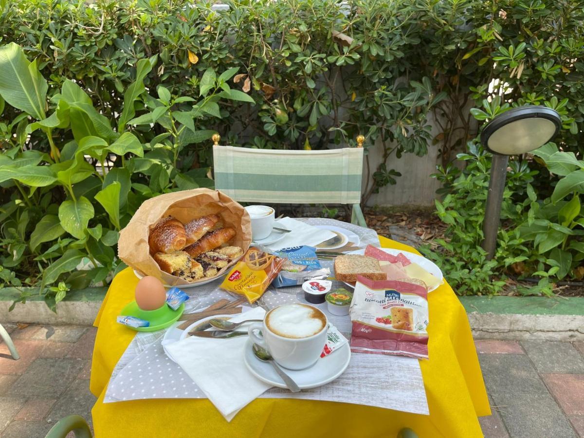 Hotel Montebello ריצ'יונה מראה חיצוני תמונה