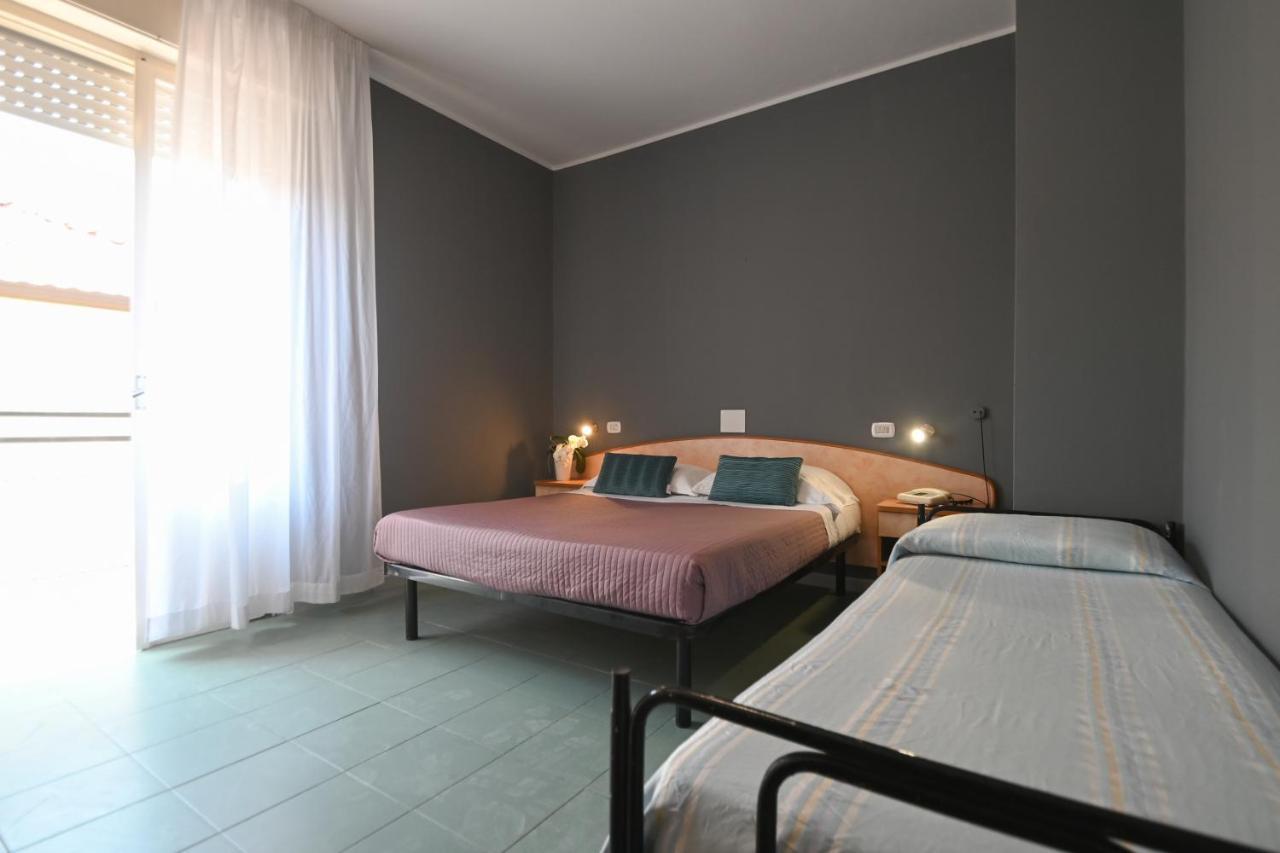 Hotel Montebello ריצ'יונה מראה חיצוני תמונה