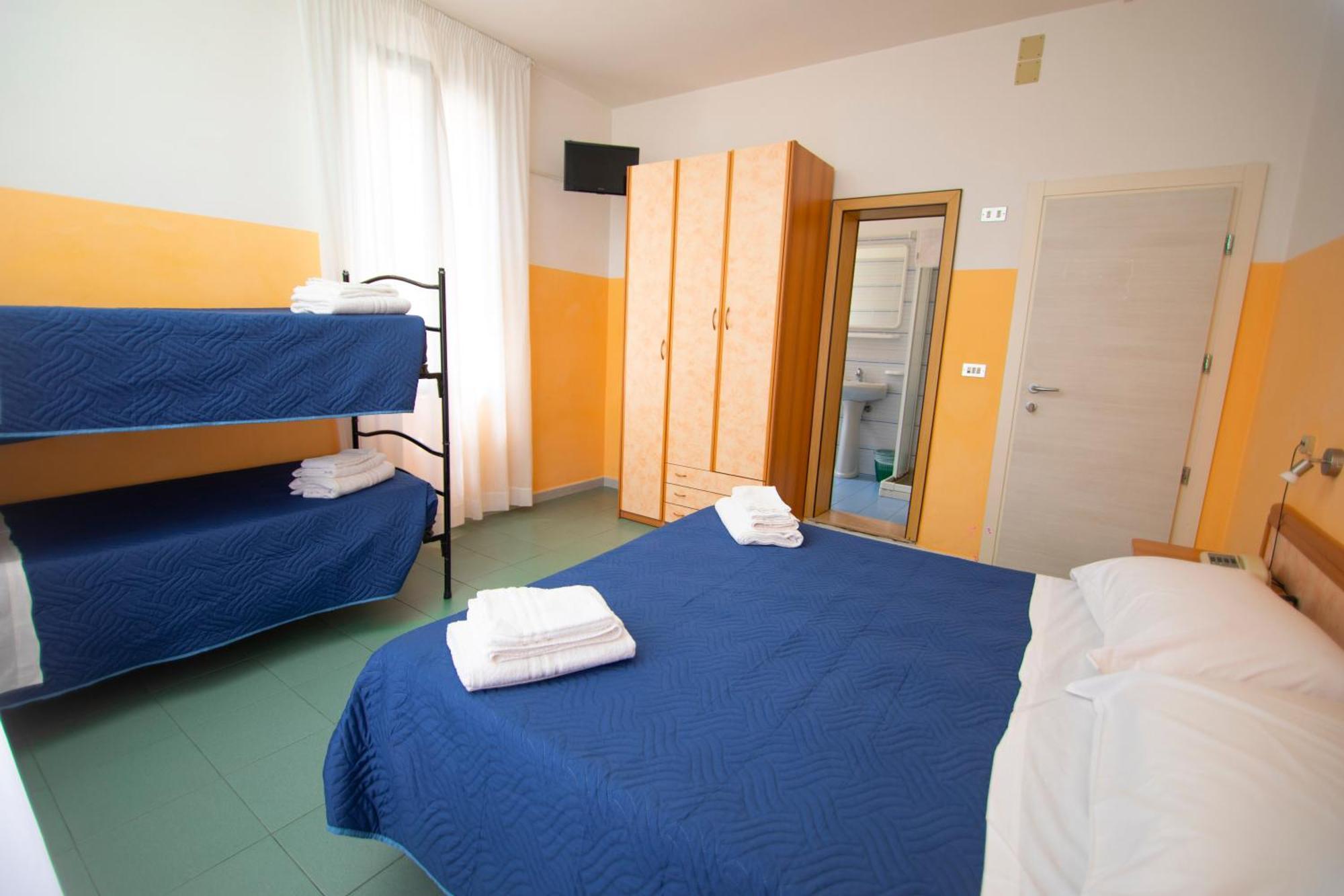 Hotel Montebello ריצ'יונה מראה חיצוני תמונה
