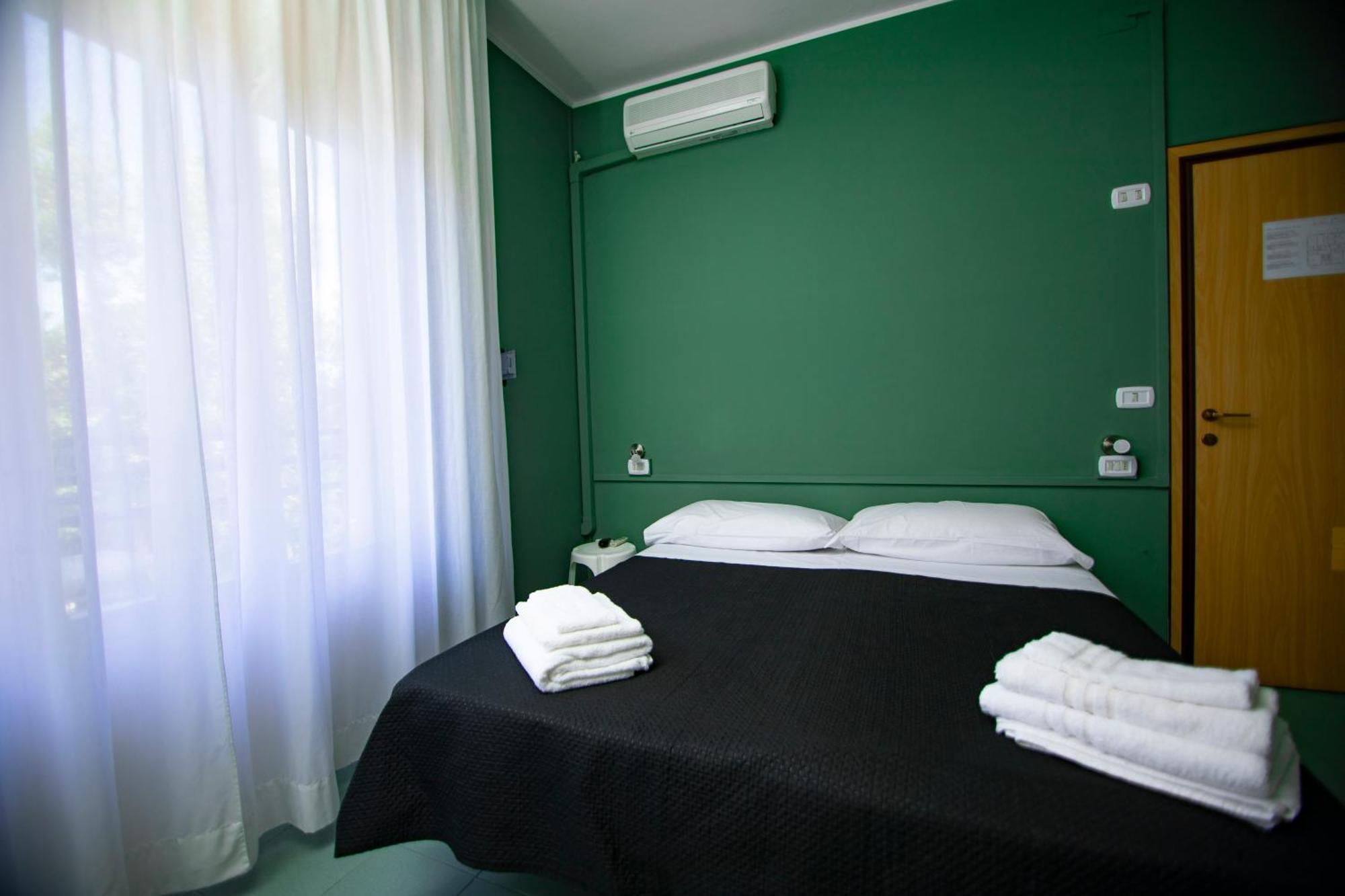 Hotel Montebello ריצ'יונה מראה חיצוני תמונה