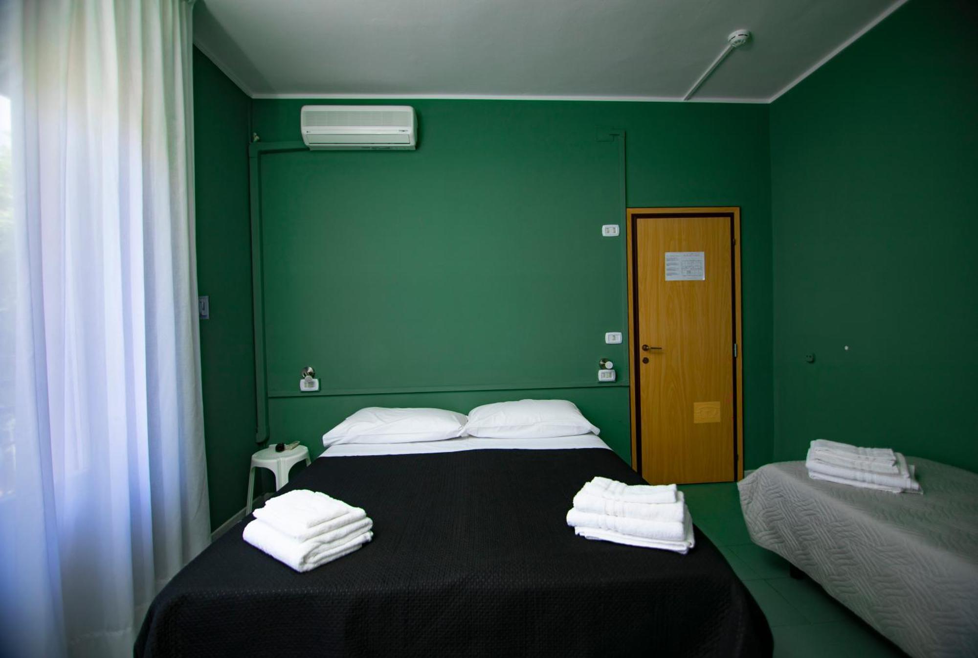 Hotel Montebello ריצ'יונה מראה חיצוני תמונה