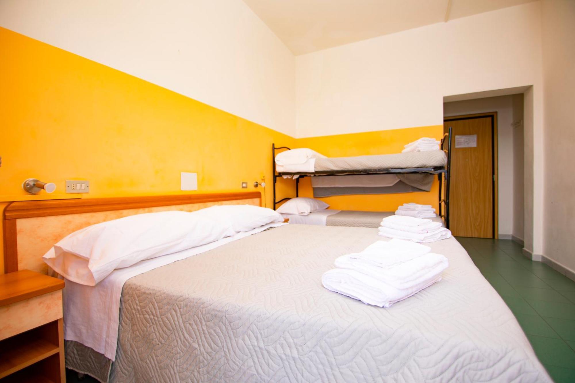 Hotel Montebello ריצ'יונה מראה חיצוני תמונה