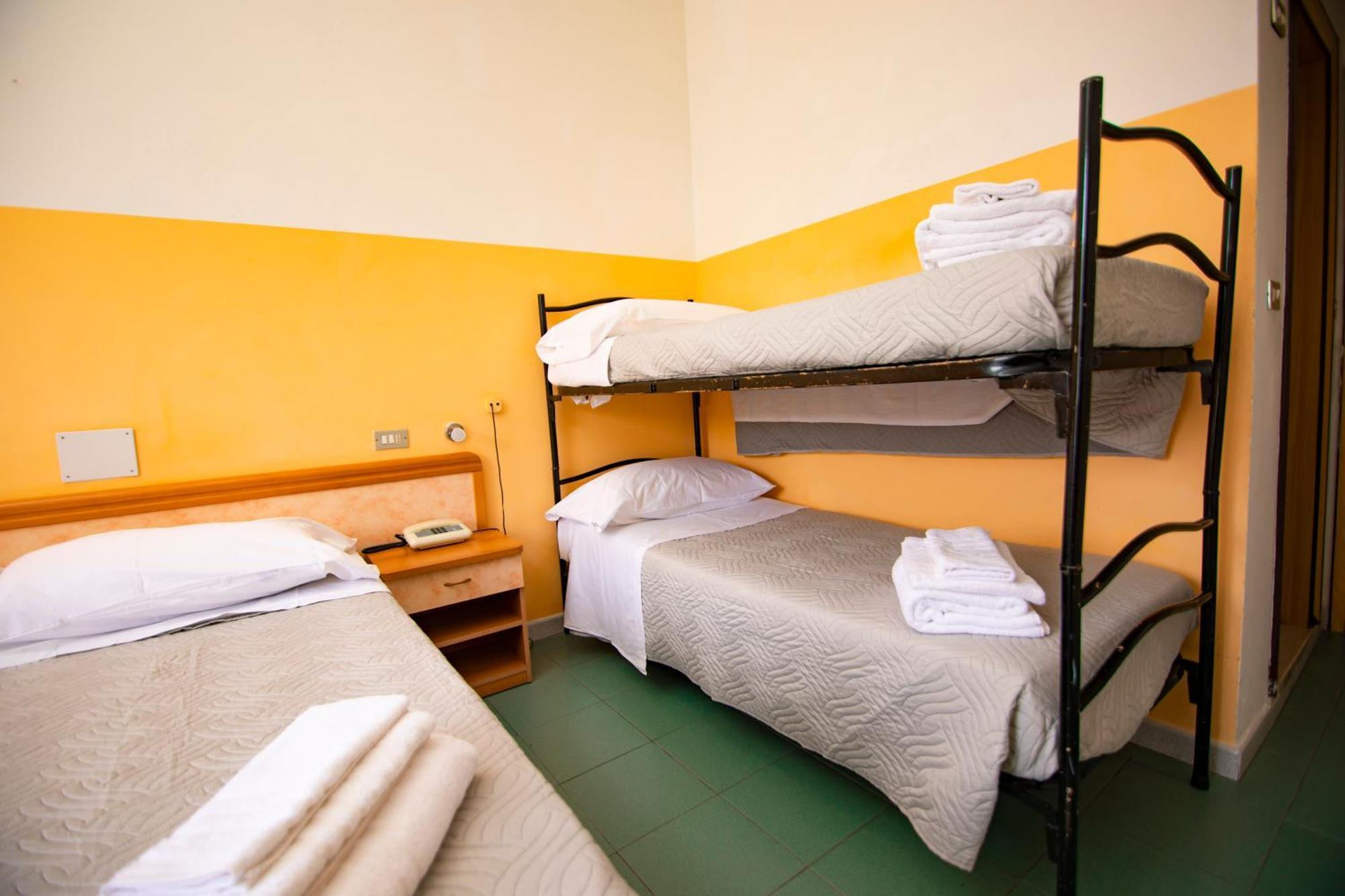 Hotel Montebello ריצ'יונה מראה חיצוני תמונה