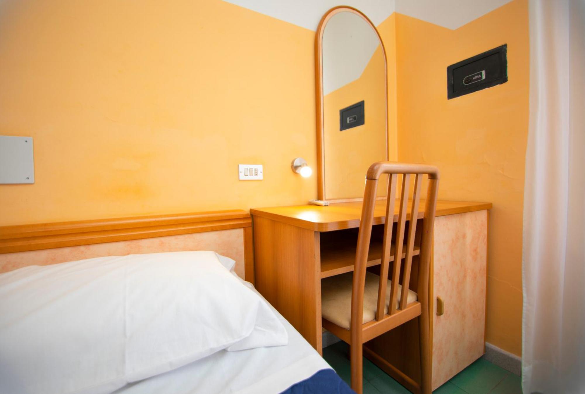 Hotel Montebello ריצ'יונה מראה חיצוני תמונה