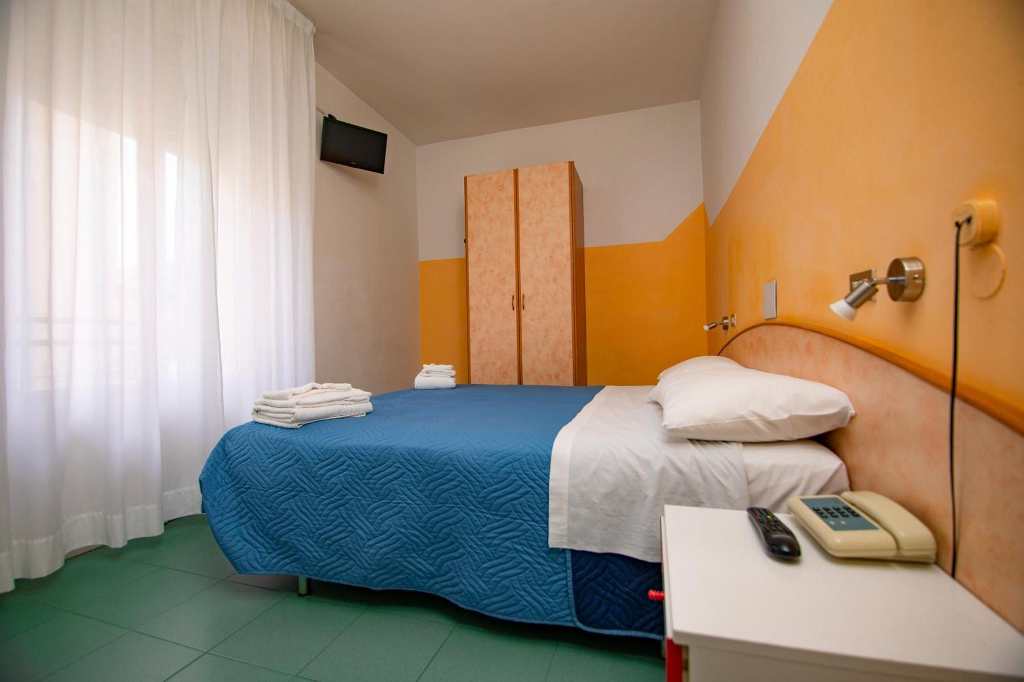 Hotel Montebello ריצ'יונה מראה חיצוני תמונה
