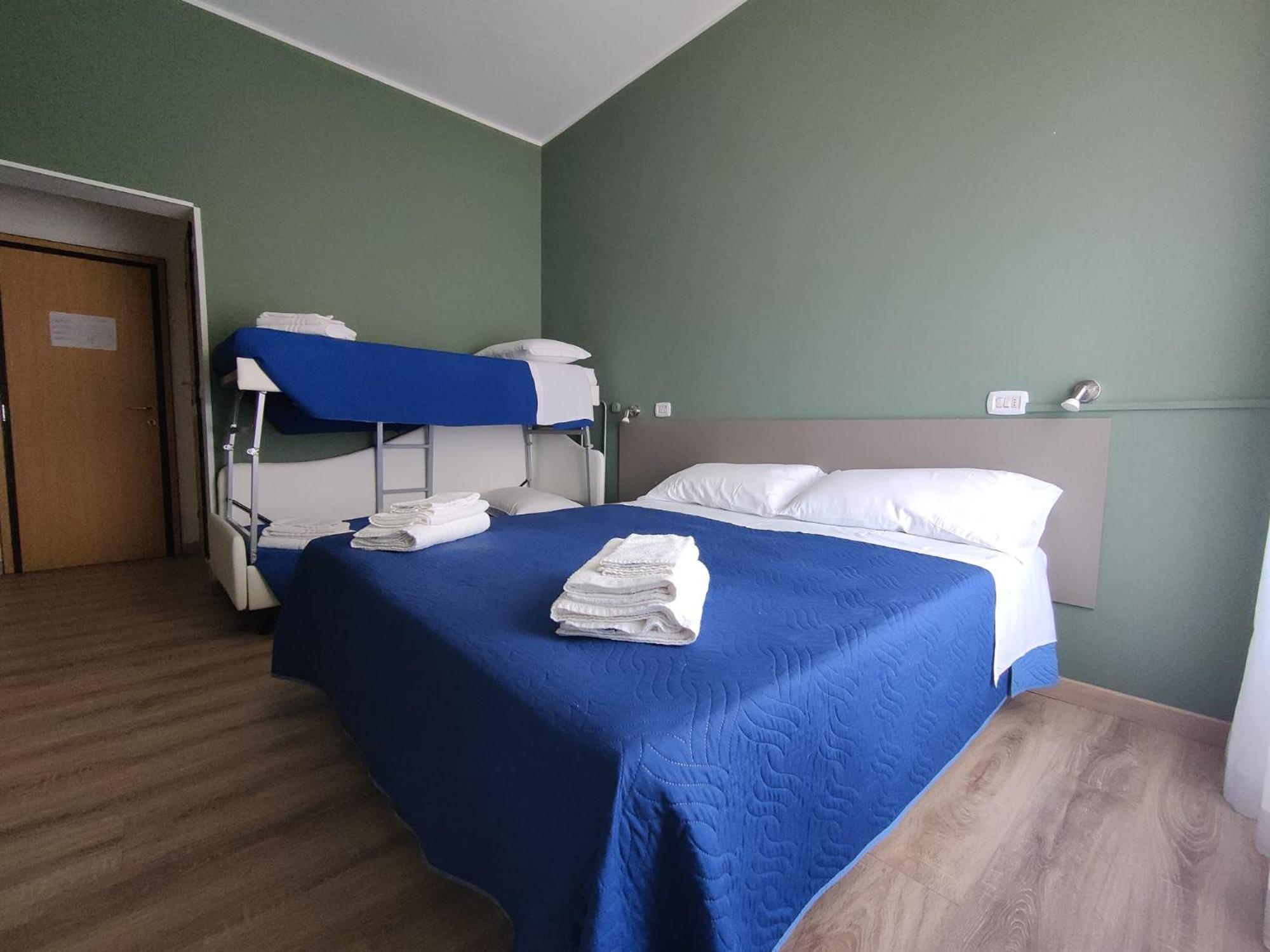Hotel Montebello ריצ'יונה מראה חיצוני תמונה