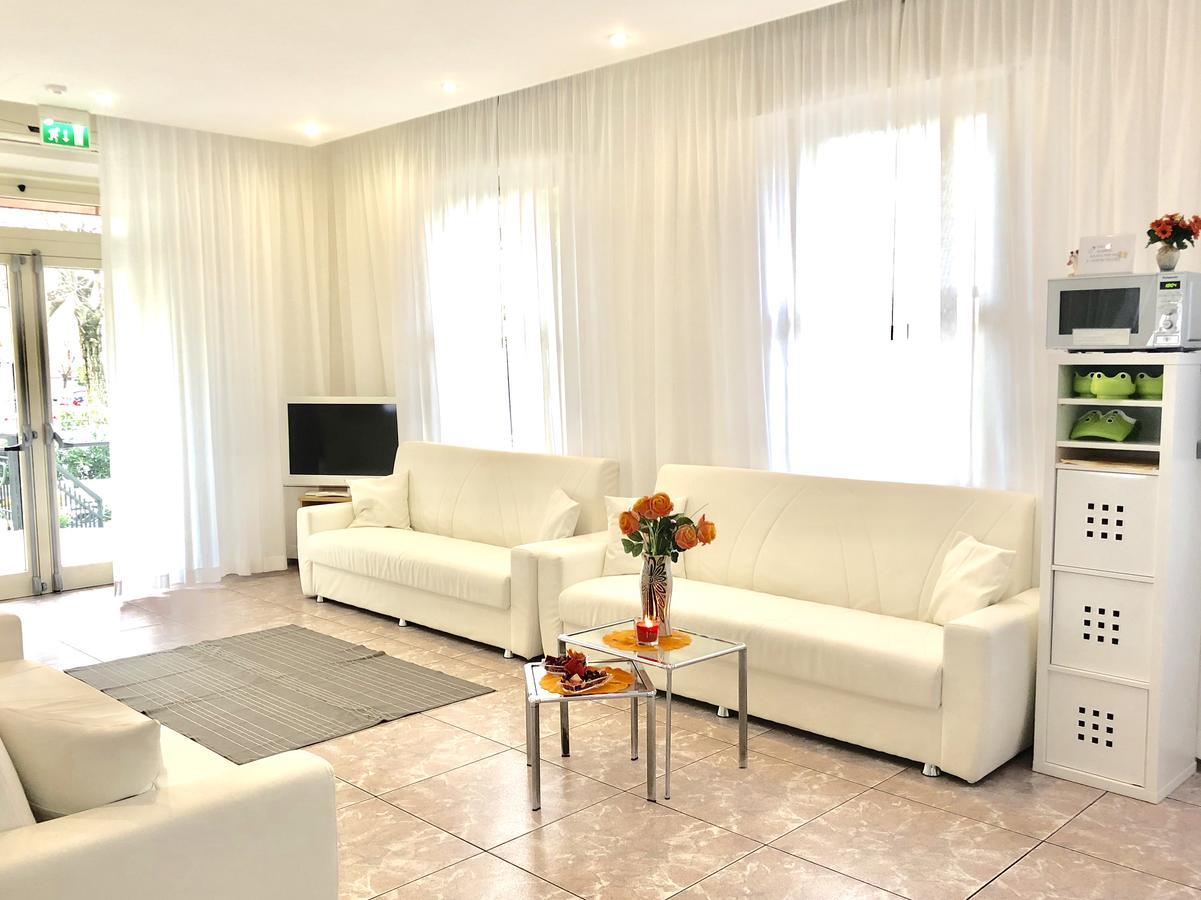 Hotel Montebello ריצ'יונה מראה חיצוני תמונה