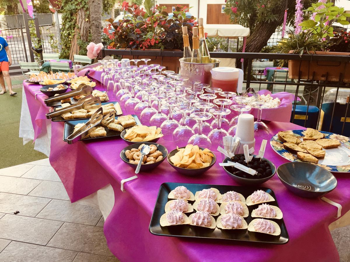 Hotel Montebello ריצ'יונה מראה חיצוני תמונה