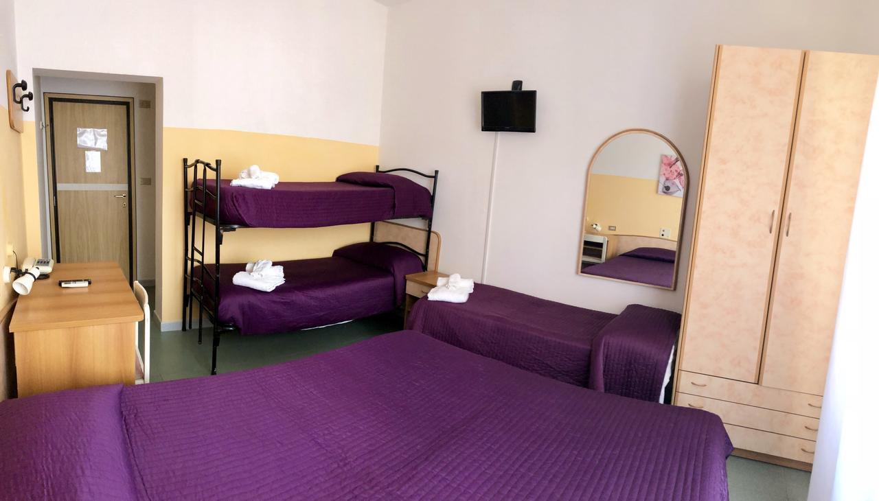 Hotel Montebello ריצ'יונה מראה חיצוני תמונה