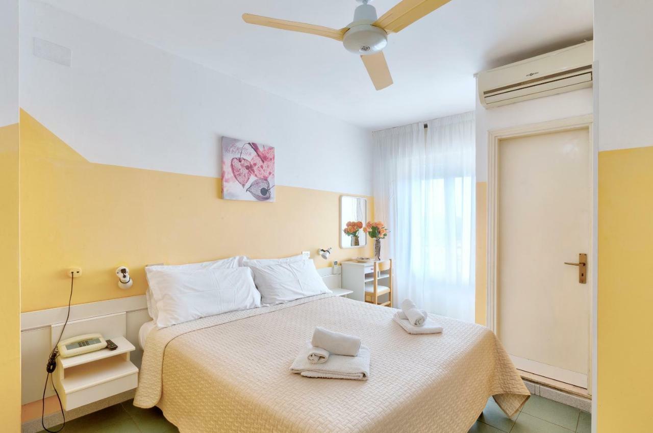 Hotel Montebello ריצ'יונה מראה חיצוני תמונה