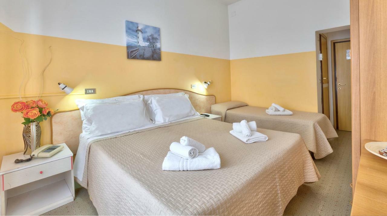 Hotel Montebello ריצ'יונה מראה חיצוני תמונה