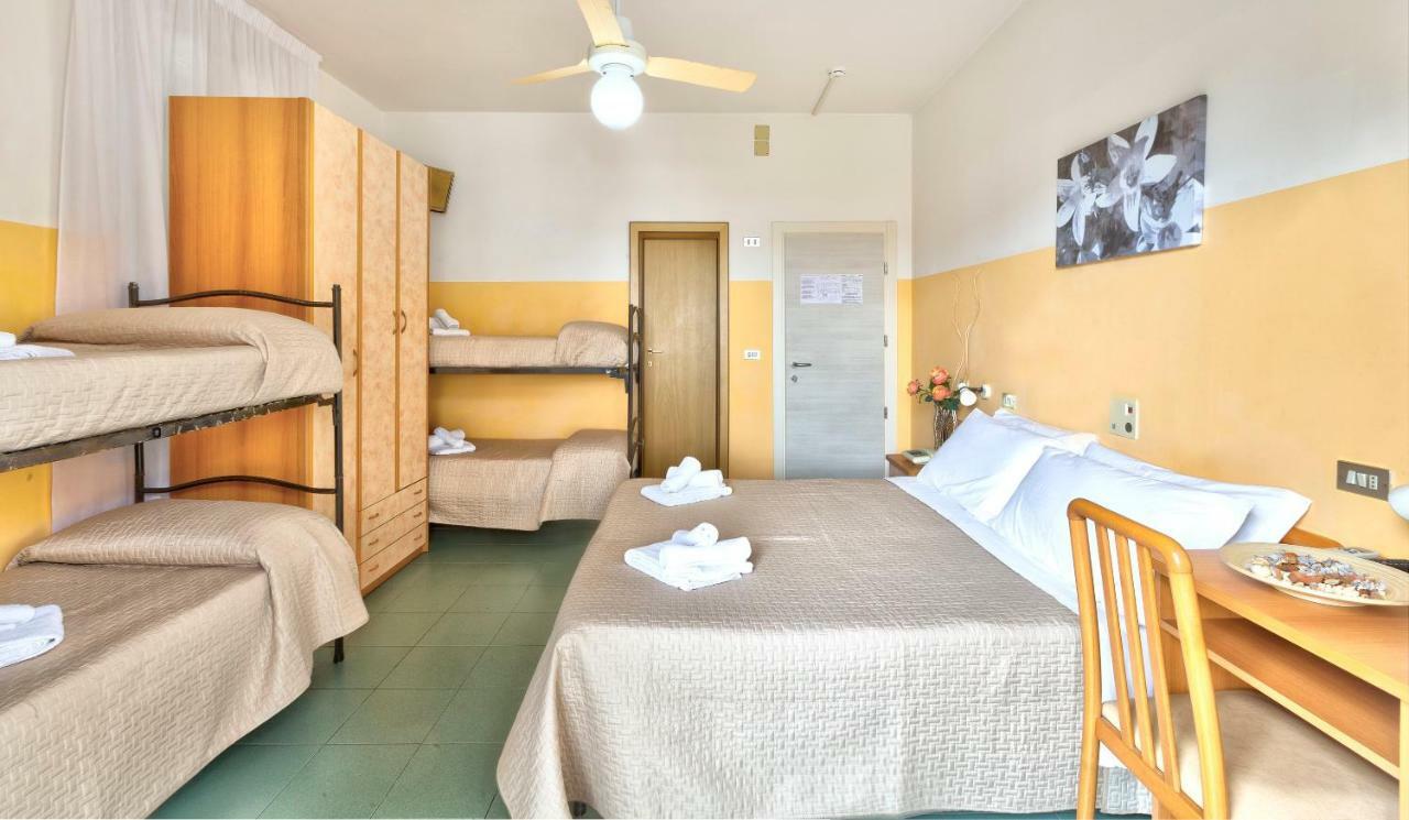 Hotel Montebello ריצ'יונה מראה חיצוני תמונה
